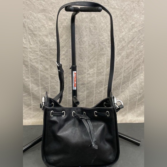 🛑 1 hour sale. Frye Black Leather Shoulder Bag - Picture 4 of 14